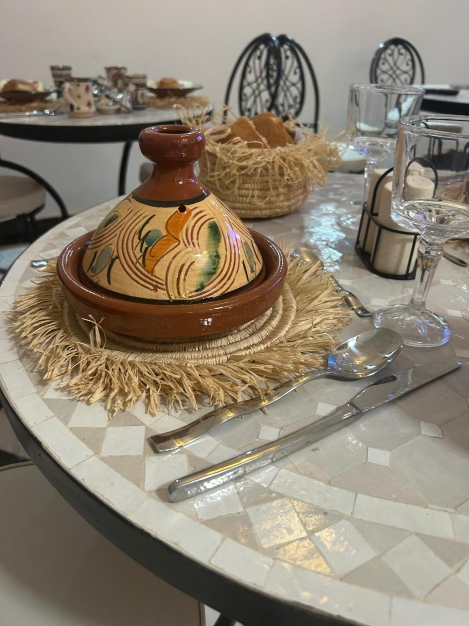 Riad Amazing Amazigh Avec Jacuzzi Petit Dejeuner Compris Avec Aussi Chambres Familiales Pres De La Place Jemaa El Fna Marakéš Exteriér fotografie