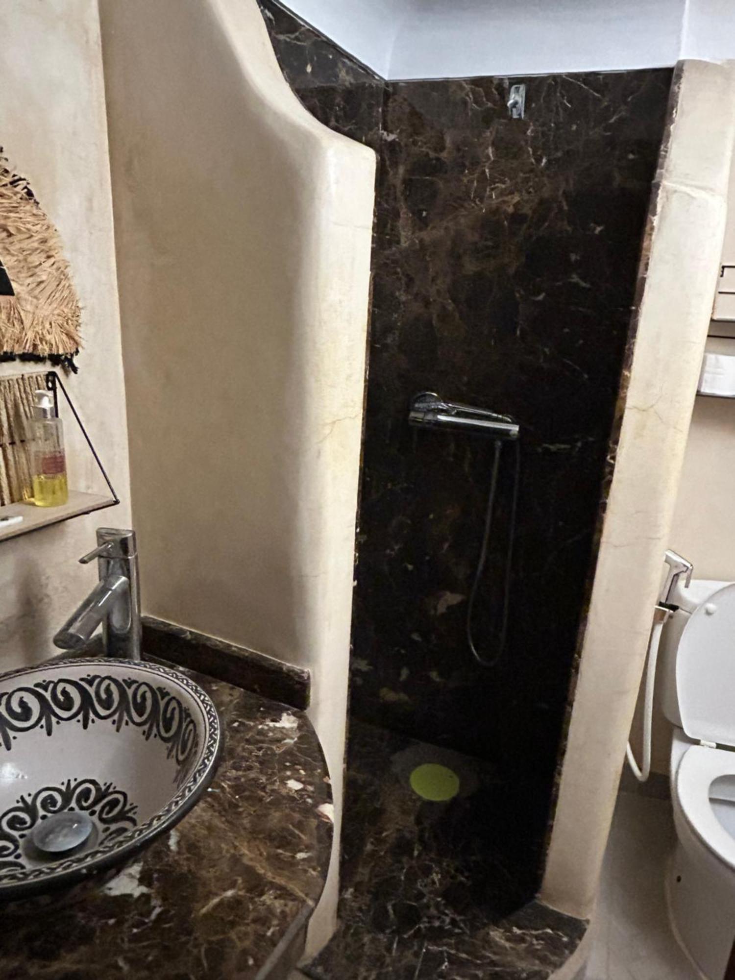 Riad Amazing Amazigh Avec Jacuzzi Petit Dejeuner Compris Avec Aussi Chambres Familiales Pres De La Place Jemaa El Fna Marakéš Exteriér fotografie
